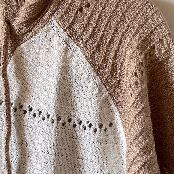 NWOT women’s sweater hoodie size small - Picture 4 of 5